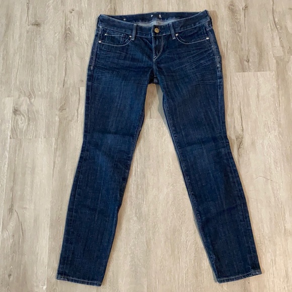Express size 4 low rise short in length!